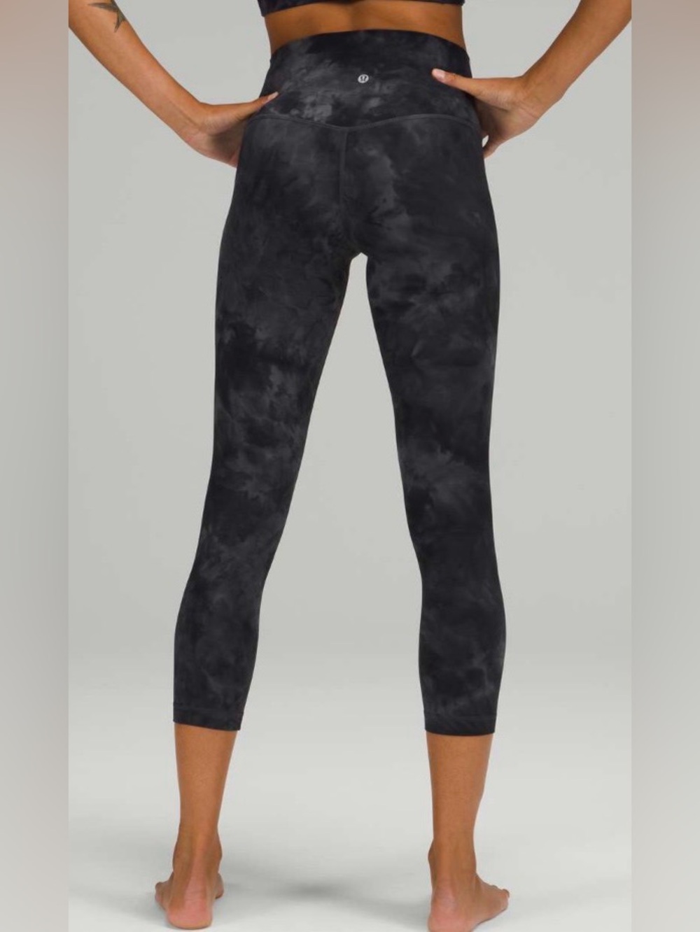 Lululemon Align High-Rise Crop 23"
Diamond Dye Pitch Grey Graphite Grey Size 4 - Picture 2 of 13
